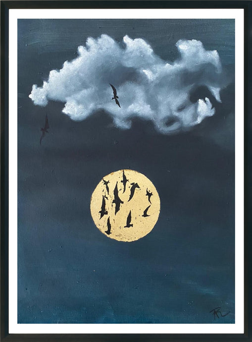 arte contemporáneo aves volando sobre cielo nublado y luna